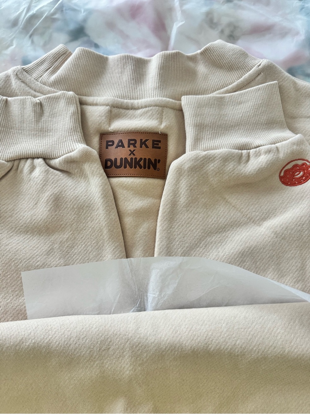 NWT PARKE X Dunkin Limited Edition Dunkin Latte L/XL - Picture 4 of 4